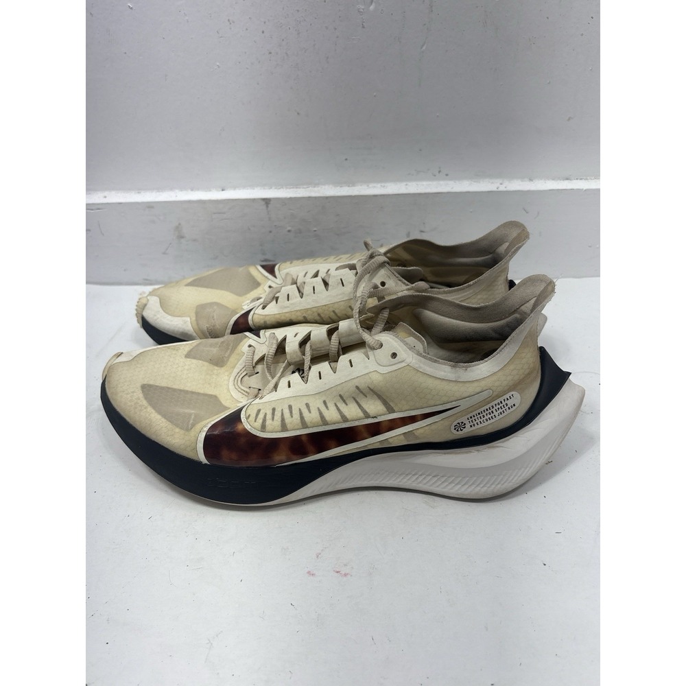 Size 10 Nike Zoom Gravity Barely Rose‎ Women's CU4824-100 Running Shoes White